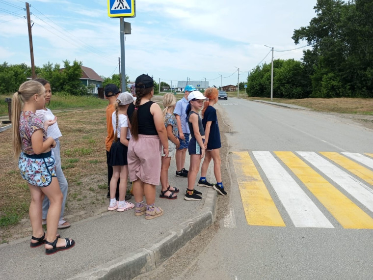 Первый маршрут: безопасная дорога в школу.